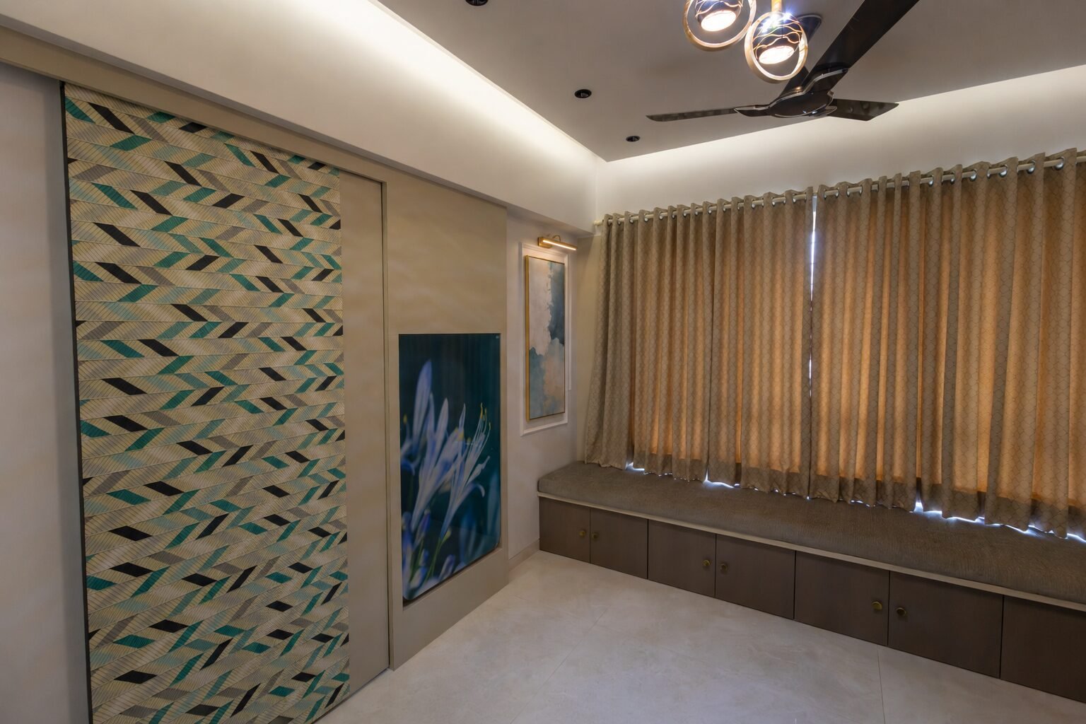 Contemporary home - window seating